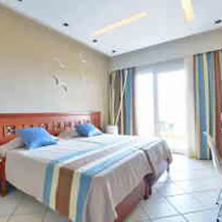 Evilion Sea And Sun Neoi Poroi